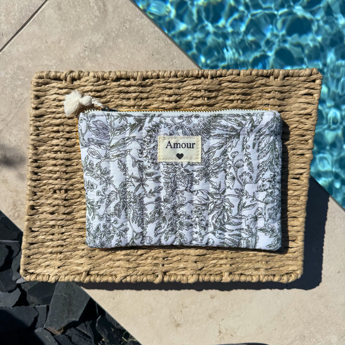 Pochette toile fleurie – Grise 🤍