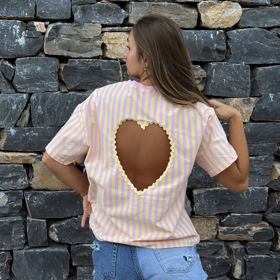 T-shirt à cœur ouvert rayé 💗