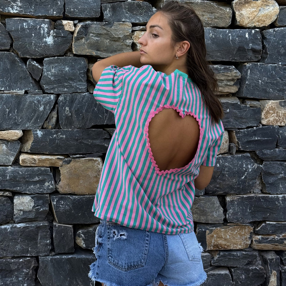 T-shirt à cœur ouvert rayé 💗