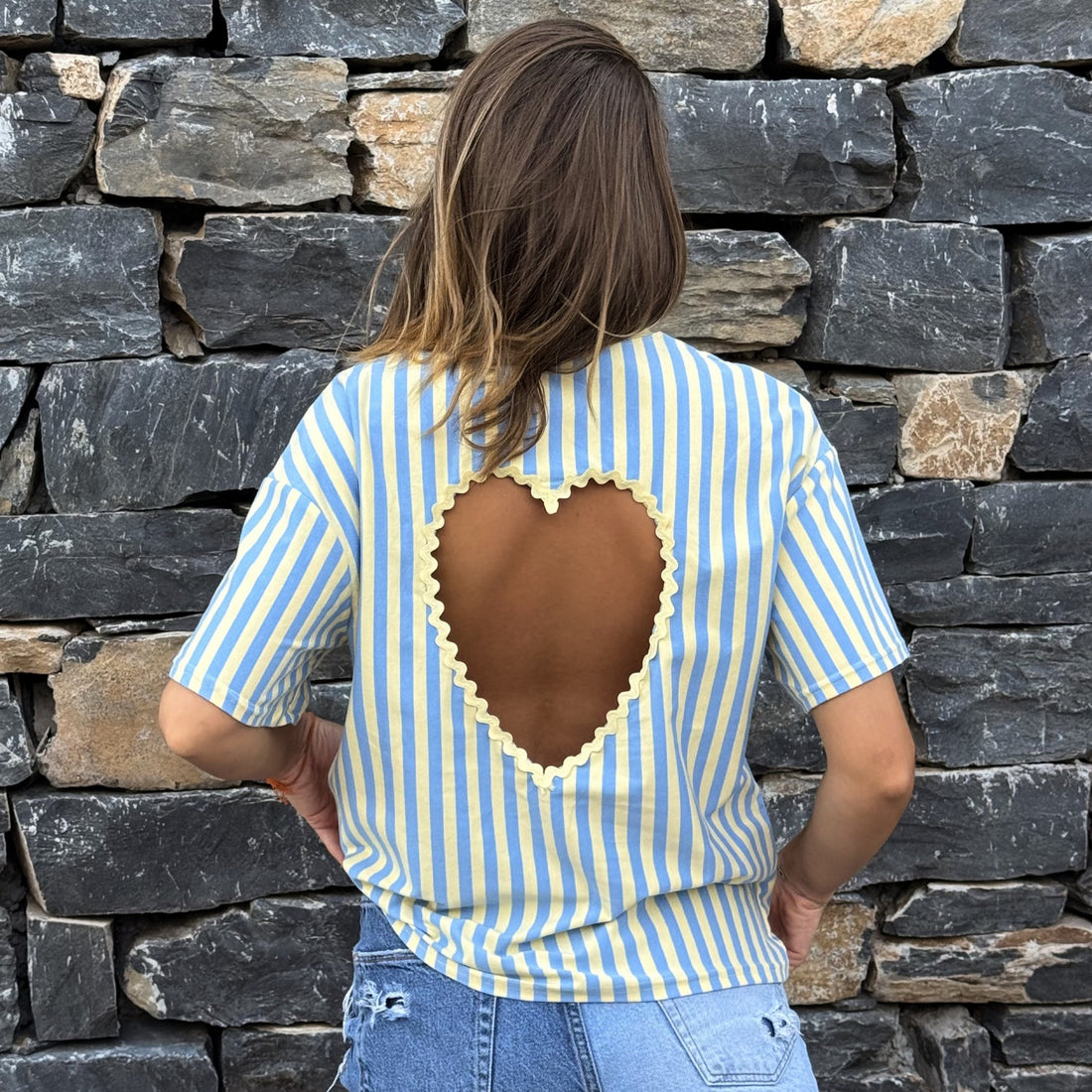 T-shirt à cœur ouvert rayé 💗
