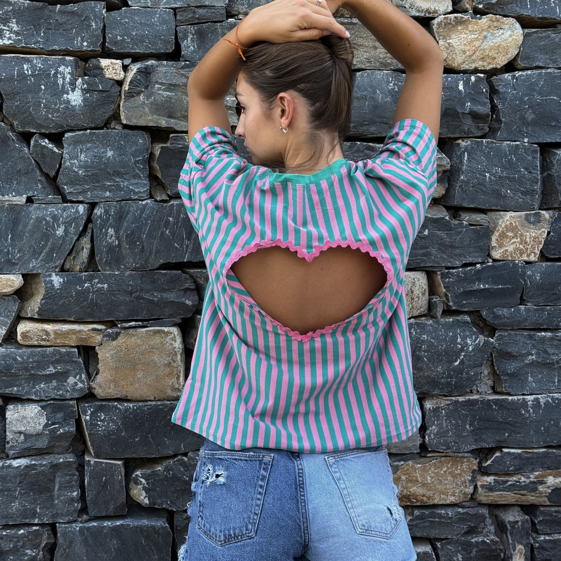 T-shirt à cœur ouvert rayé 💗